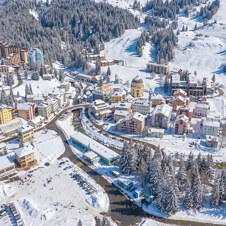 Residenza Larix Apartment San Bernardino